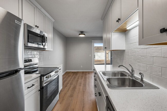 Kitchen - 1551 Namekagon St