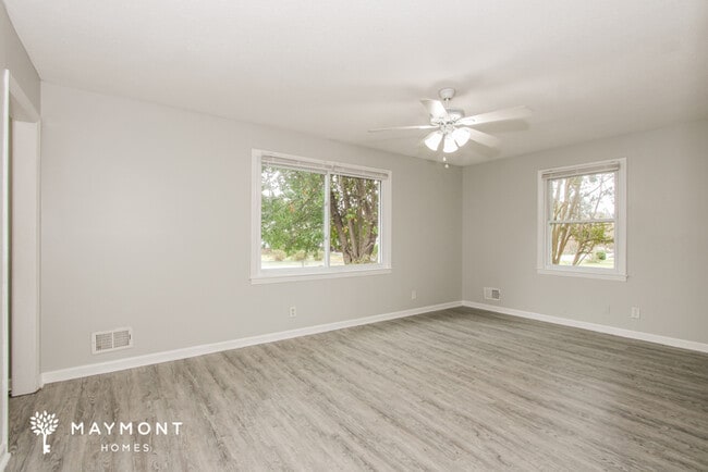 Building Photo - 1745 Bywood Dr