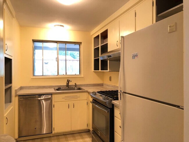 Foto del edificio - Beautiful Two-Bedroom Home With Large Bonus Room