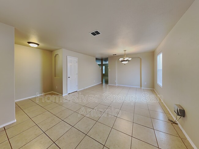 Building Photo - 136 Rustic Acres