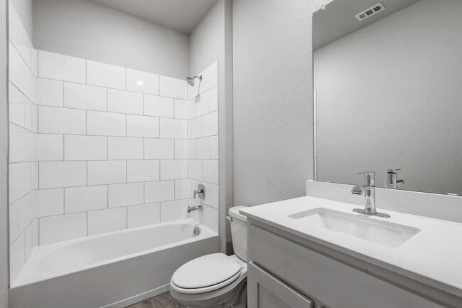 Building Photo - 1400 Razorbill Rd