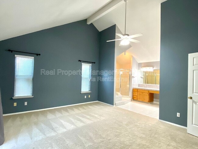 Building Photo - 672 W Ellery Ave