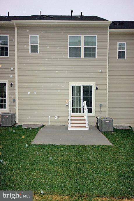 Building Photo - 6282 Newport Ct