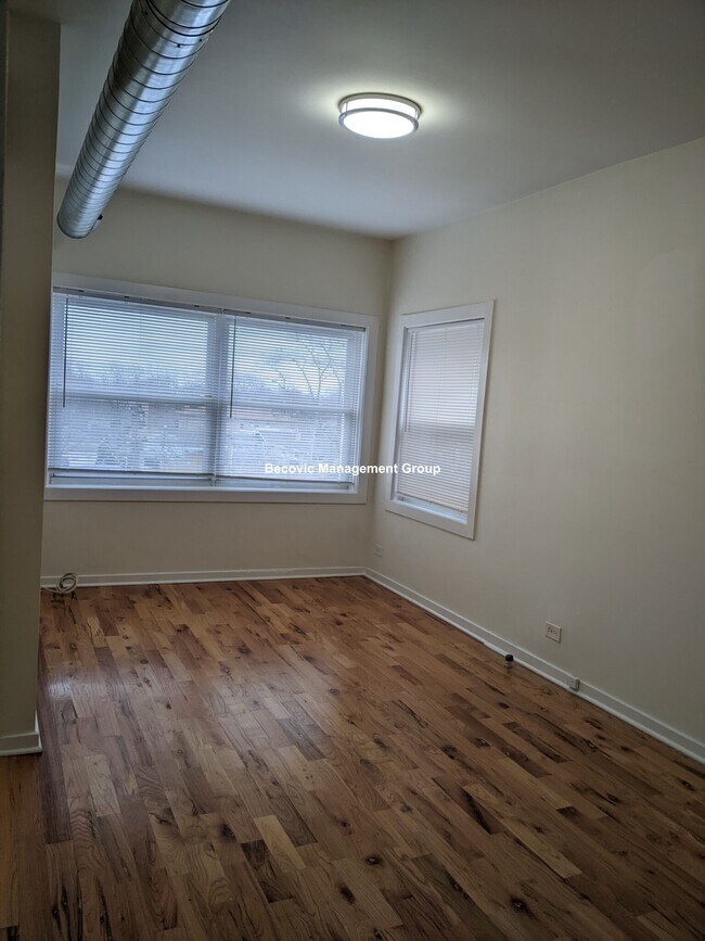 8409 Monticello Ave Unit 3, Skokie, IL 60076 Condo for Rent in Skokie