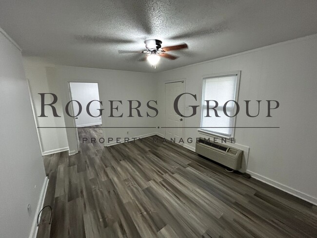 Building Photo - #450 - 301-303 Mineral Springs Rd Duplex