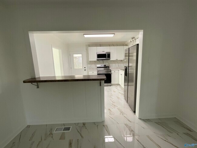 Foto del edificio - 1805 8th Ave SW