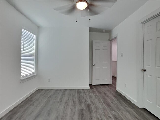 Foto del edificio - 7629 Sundown Dr