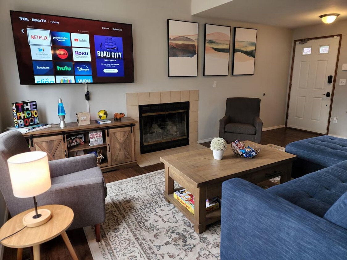 Foto principal - 15904 35th Ave W