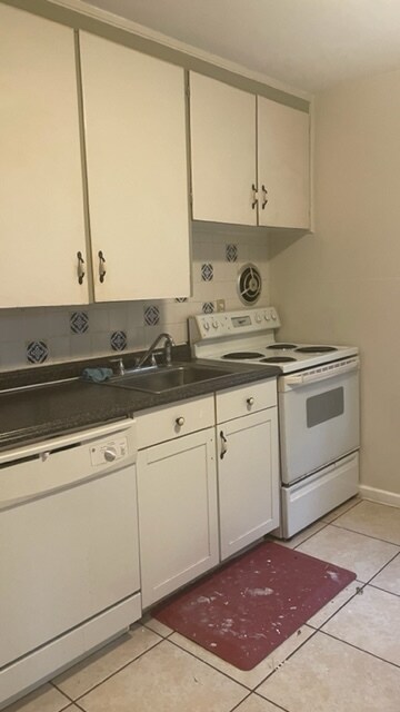 Cocina - 516 E Esther St