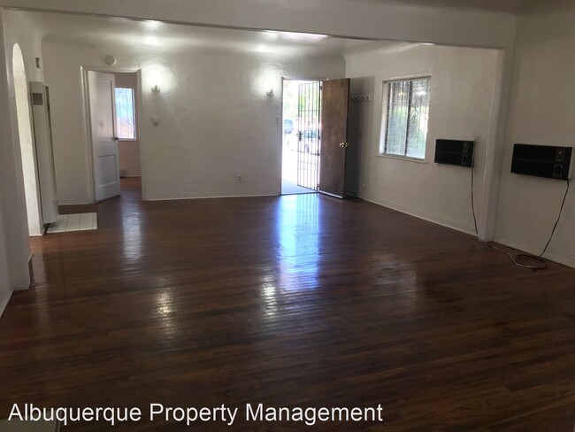 Foto del edificio - 423-423 Pine St SE