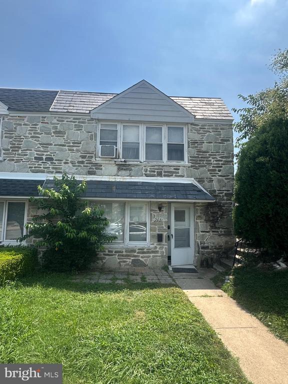 Building Photo - 2031 Beyer Ave