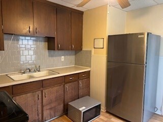 Foto del edificio - 261 Pulaski Blvd