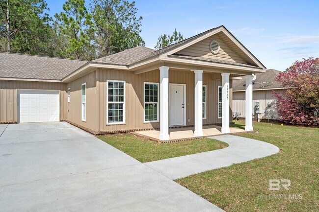 Building Photo - 33071 Stables Dr