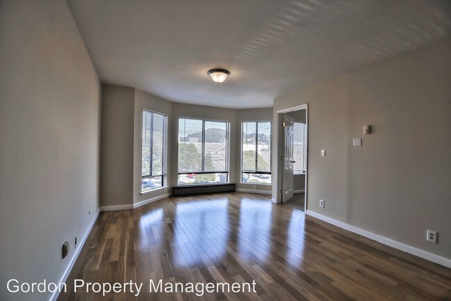 Building Photo - 2405 15th Ave