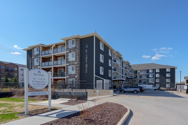 Photo du bâtiment - Addison Square Apartments