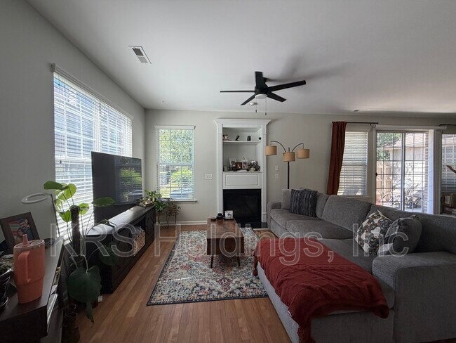Building Photo - 5229 Elston Ln