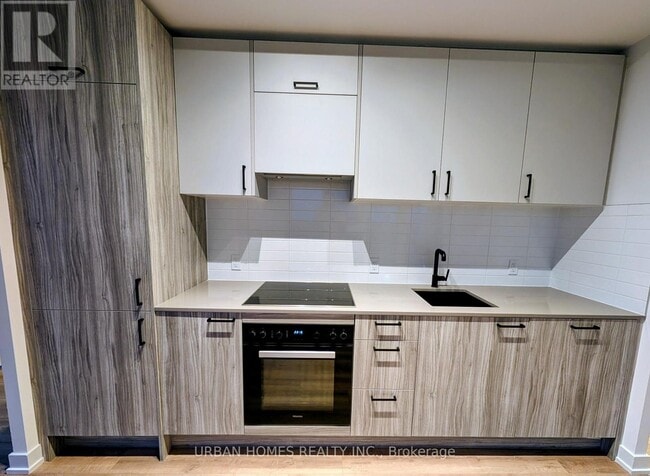 Building Photo - 5 Quarrington Ln