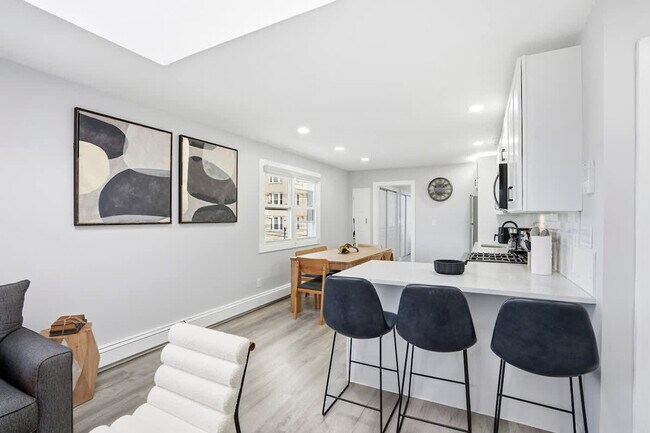 Building Photo - 225 Hancock Ave