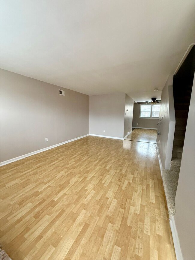 Building Photo - 3 bed 1 bath