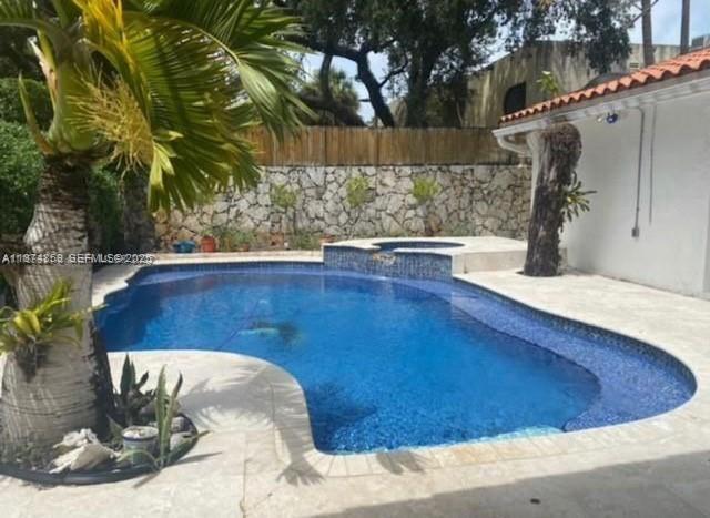 Foto principal - 2195 Secoffee St