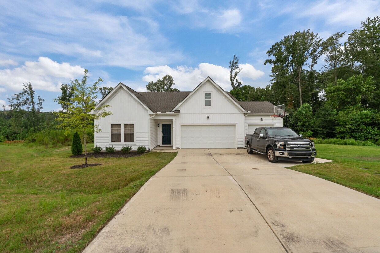 Foto principal - 101 Enfield Dr