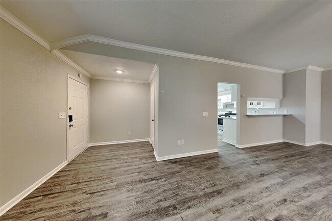 Building Photo - 4002 Spring Garden Dr