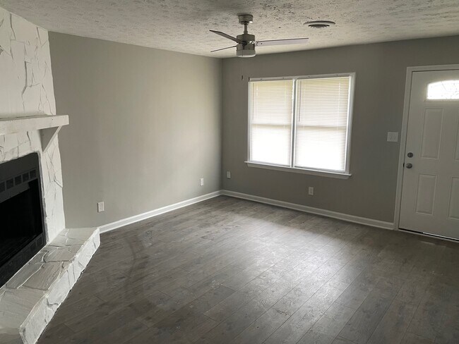 Foto del edificio - 503 Timber Ridge Ct