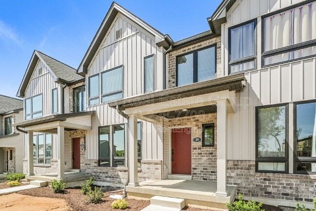 Building Photo - 39 Wingtip