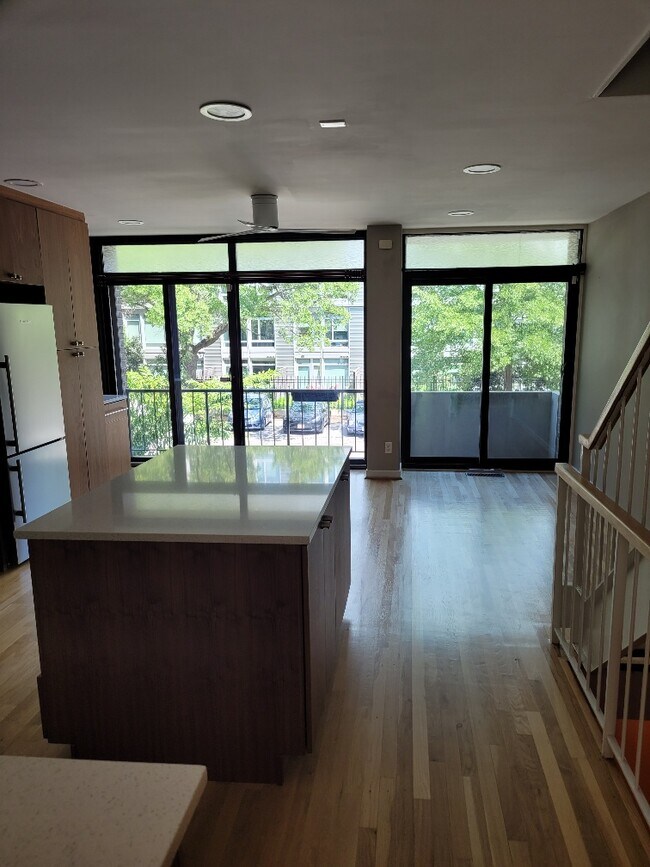 Foto del edificio - 220 M St SW