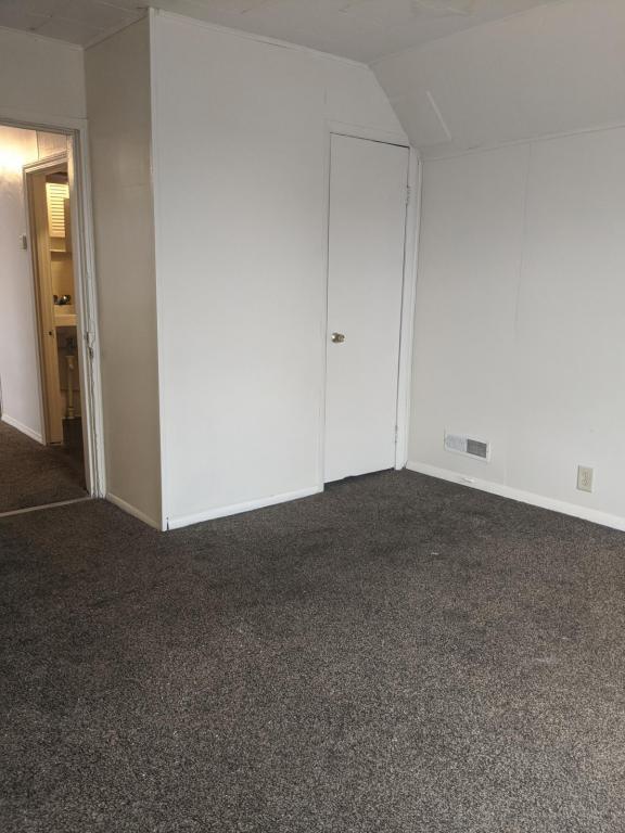 Building Photo - BL 403 E Taylor 1/2