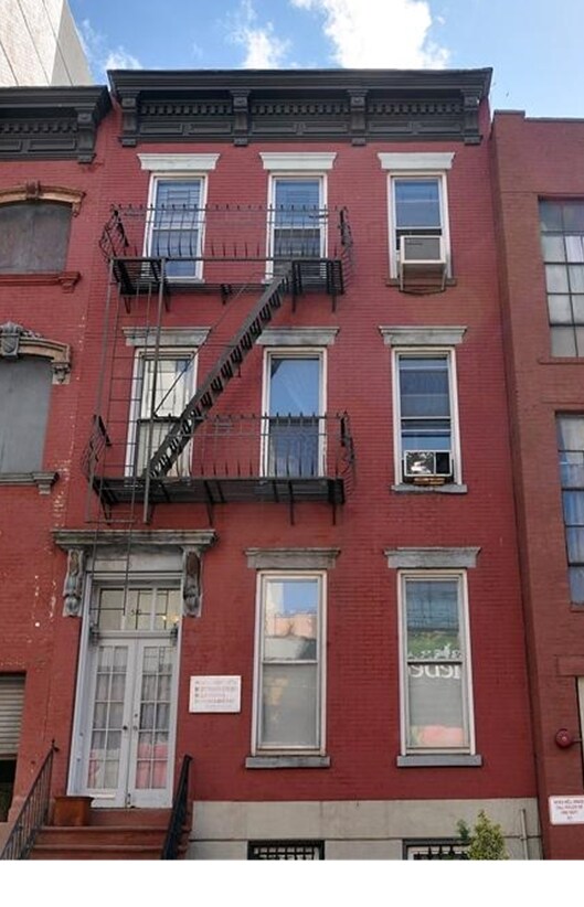 Foto principal - 510 E 117th St