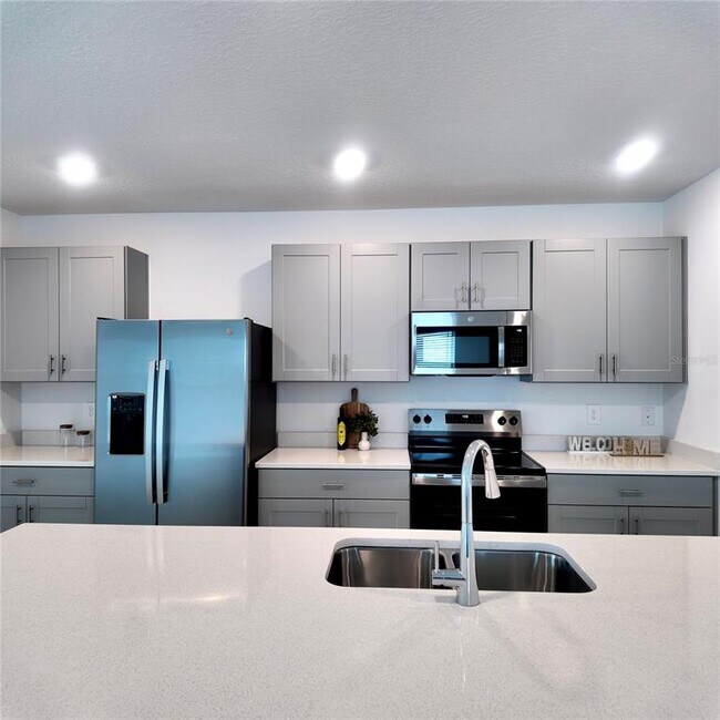 Building Photo - 4752 Cloister St