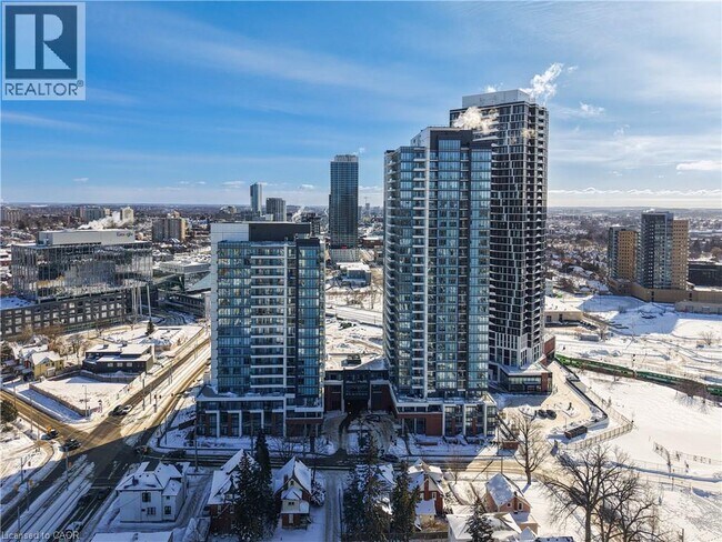 Photo du bâtiment - 15 Wellington St S