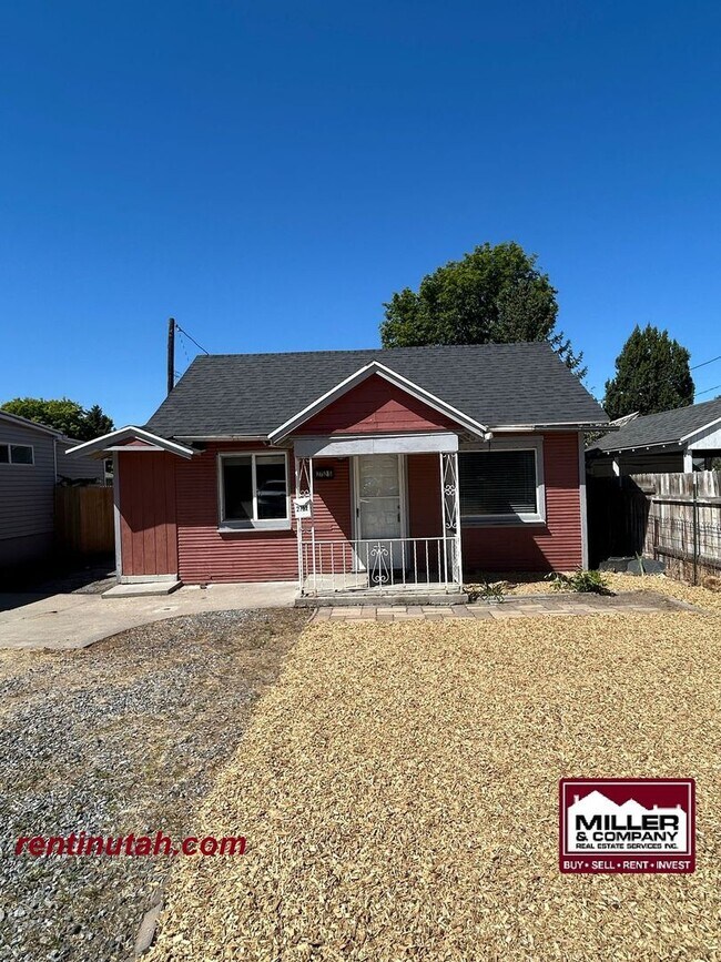 Foto del edificio - Cute Salt Lake 2 Bedroom Bungalow For Rent!