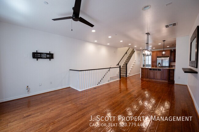 Foto del edificio - 2445 E Montecito Ave