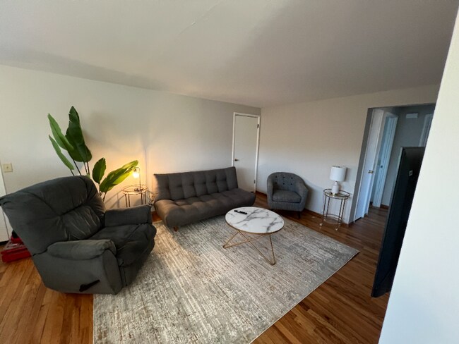 Foto del edificio - 2201 Catalpa Rd