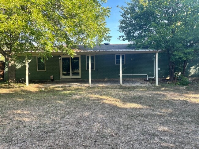 Building Photo - 117 Dawn Dr