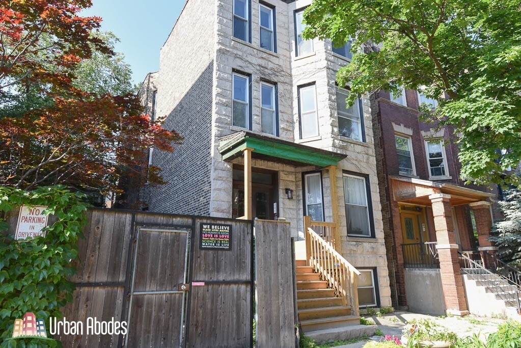 Foto principal - 870 W Buckingham Pl