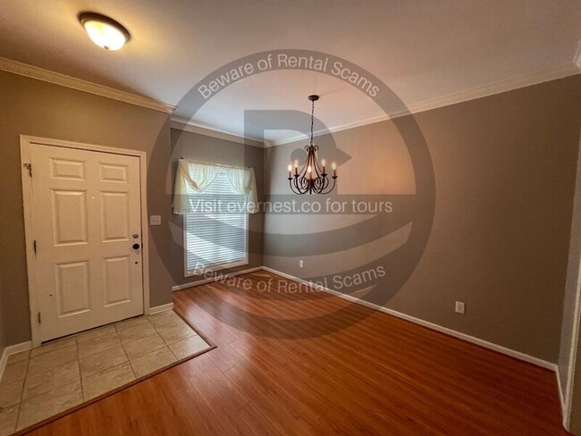 Building Photo - 2143 Kings Ct