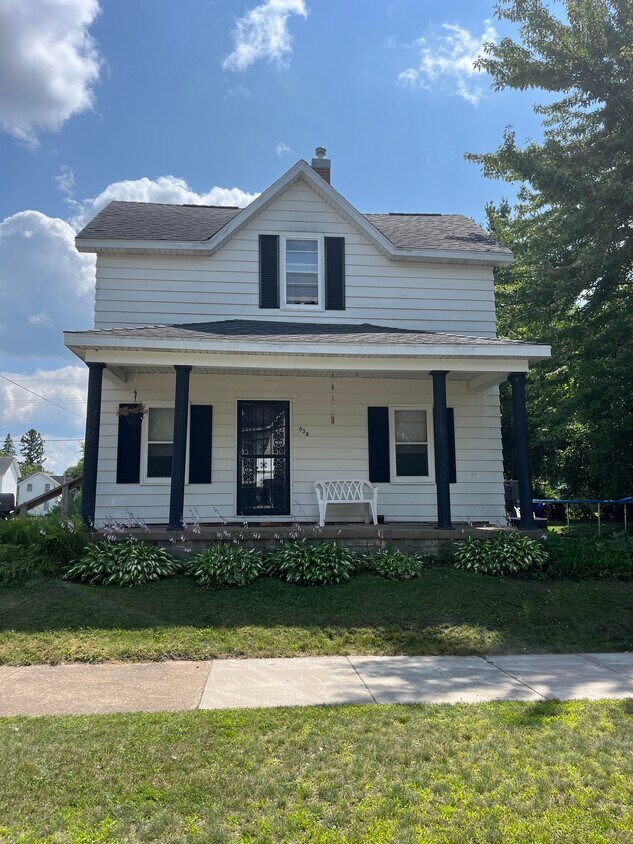 935 Water St, Chippewa Falls, WI 54729 House Rental in Chippewa Falls