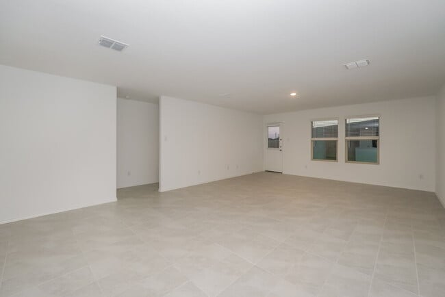 Building Photo - 8401 Holw Bnd St