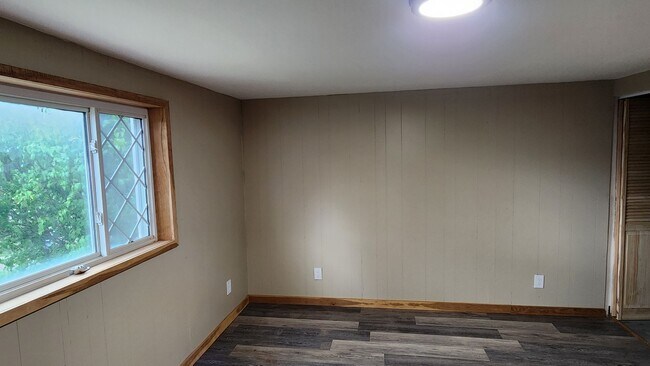 Foto del edificio - Four bedroom house available now  in Bradf...