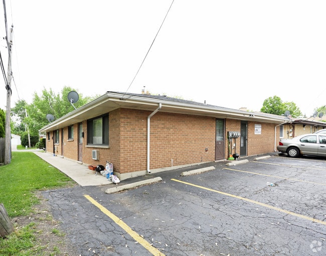 196 E Lorraine Ave, Addison, IL 60101 Apartments Addison, IL