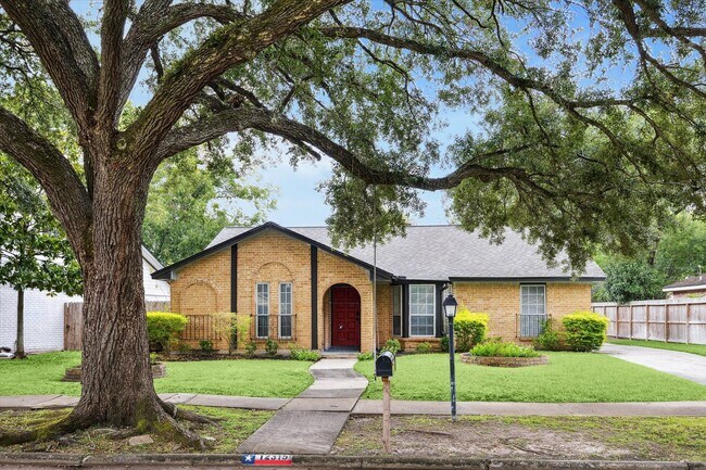 Foto del edificio - 12315 Whittington Dr