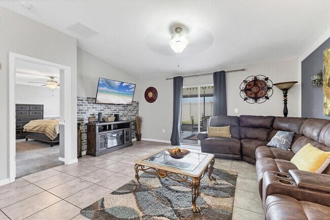 Foto del edificio - 16505 Myrtle Sand Dr