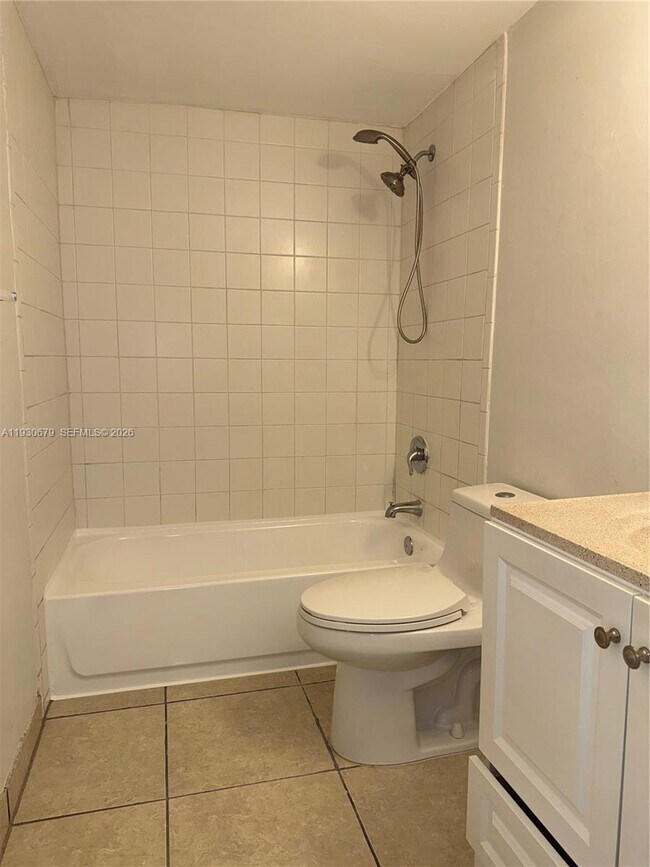 Foto del edificio - 711 NE 2nd Ave