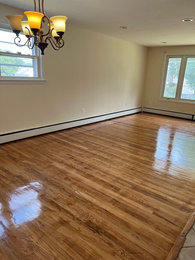 Dining room - 801 Bethlehem Rd