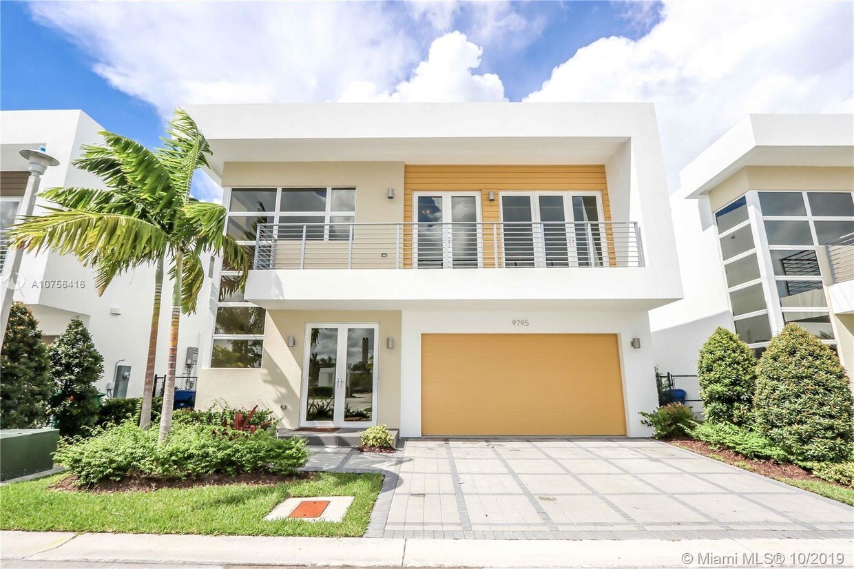 Foto principal - 9795 NW 75th Terrace