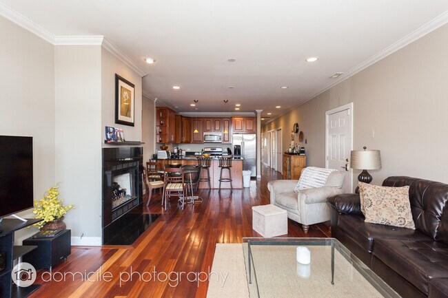 Foto del edificio - 1347 N Ashland Ave