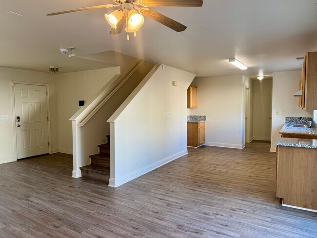 Foto del edificio - Newly Updated 3 Bedroom 2 1/2 Bath North M...